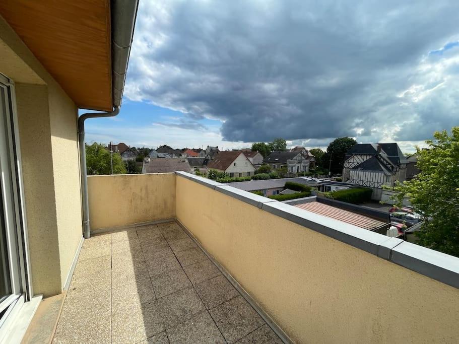 Persea Yourhosthelper Ouistreham Exteriér fotografie